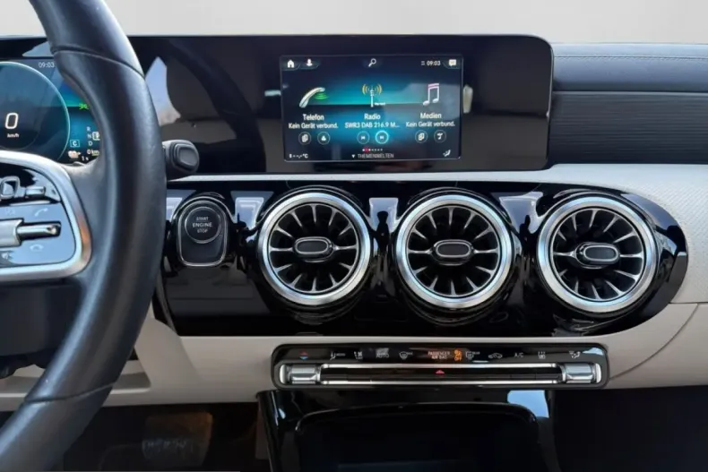 Mercedes-Benz CLA 250 (Clasa CLA) din 2022 cu 68.292 km - oferta MER206898 - foto 11