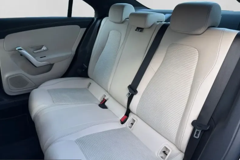 Mercedes-Benz CLA 250 (Clasa CLA) din 2022 cu 68.292 km - oferta MER206898 - foto 13