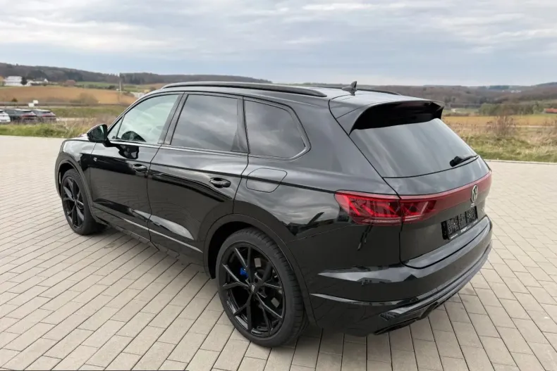 Volkswagen Touareg din 2025 cu 1.100 km - oferta VOL206905 - foto 10