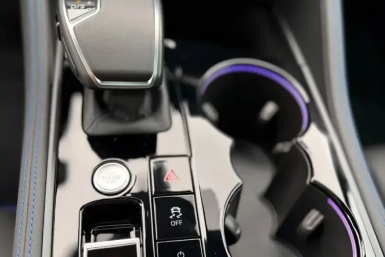 Volkswagen Touareg din 2025 cu 1.100 km - oferta VOL206905 - foto 30