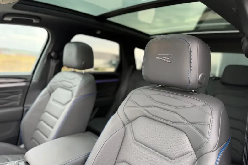 Volkswagen Touareg din 2025 cu 1.100 km - oferta VOL206905 - foto 31