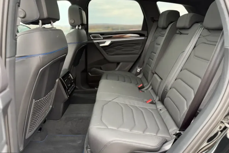 Volkswagen Touareg din 2025 cu 1.100 km - oferta VOL206905 - foto 33