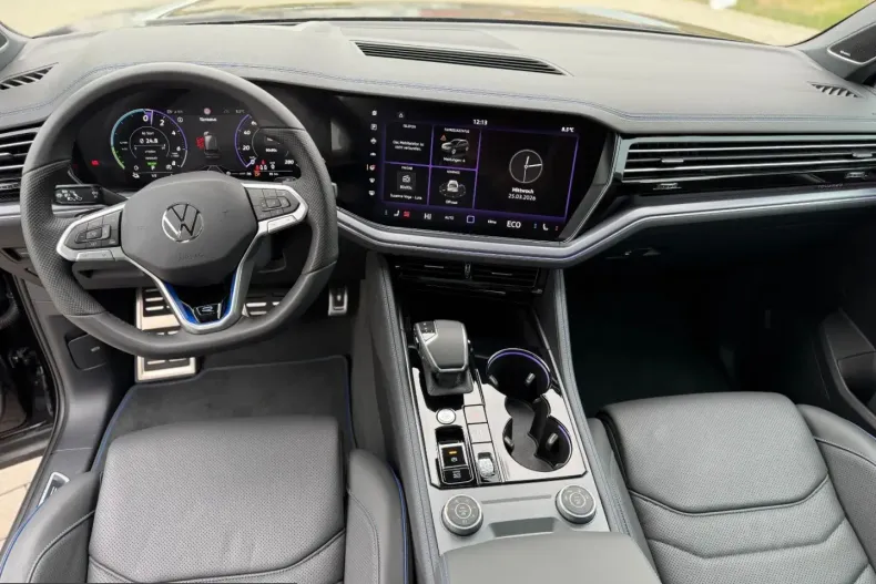 Volkswagen Touareg din 2025 cu 1.100 km - oferta VOL206905 - foto 36