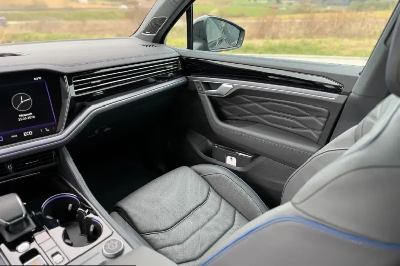 Volkswagen Touareg din 2025 cu 1.100 km - oferta VOL206905 - foto 38