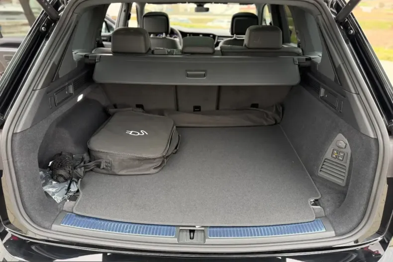 Volkswagen Touareg din 2025 cu 1.100 km - oferta VOL206905 - foto 39