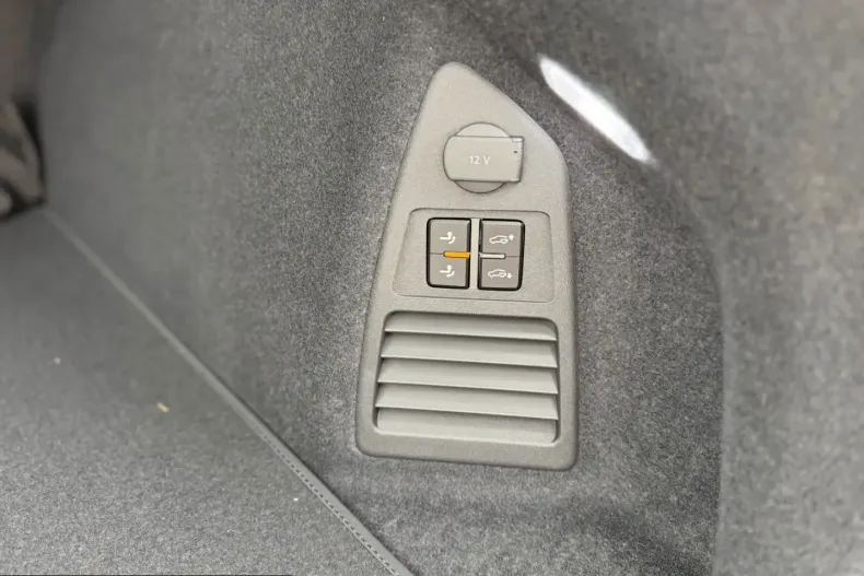 Volkswagen Touareg din 2025 cu 1.100 km - oferta VOL206905 - foto 40