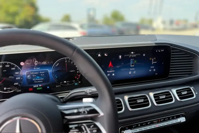 Mercedes-Benz GLE 400 (Clasa GLE) din 2025 cu 13.444 km - oferta MER206914 - foto 7