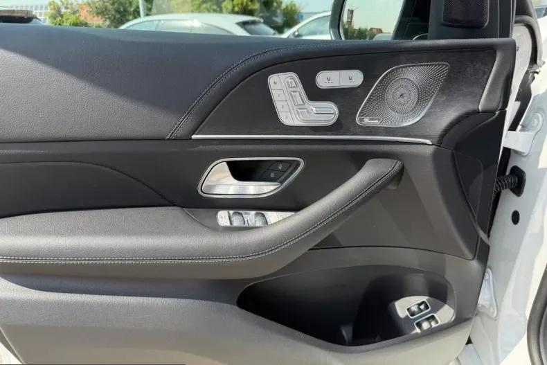 Mercedes-Benz GLE 400 (Clasa GLE) din 2025 cu 13.444 km - oferta MER206914 - foto 8