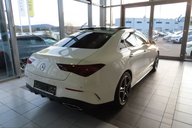 Mercedes-Benz CLA 200 (Clasa CLA) din 2024 cu 61.000 km - oferta MER206916 - foto 7