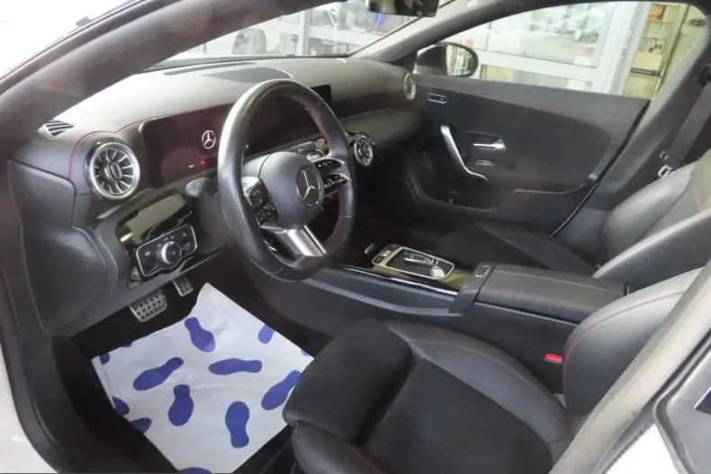 Mercedes-Benz CLA 200 (Clasa CLA) din 2024 cu 61.000 km - oferta MER206916 - foto 11