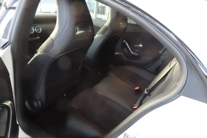 Mercedes-Benz CLA 200 (Clasa CLA) din 2024 cu 61.000 km - oferta MER206916 - foto 12