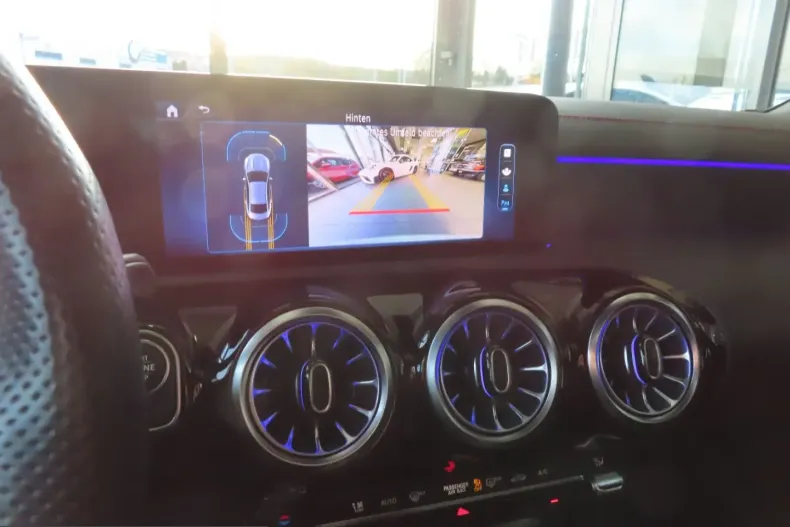 Mercedes-Benz CLA 200 (Clasa CLA) din 2024 cu 61.000 km - oferta MER206916 - foto 13