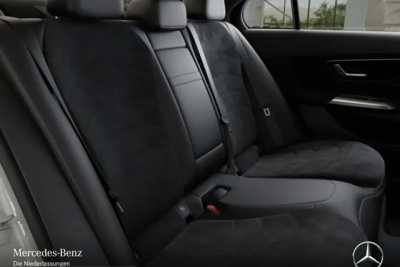 Mercedes-Benz E 200 (Clasa E) din 2025 cu 4.357 km - oferta MER206918 - foto 10