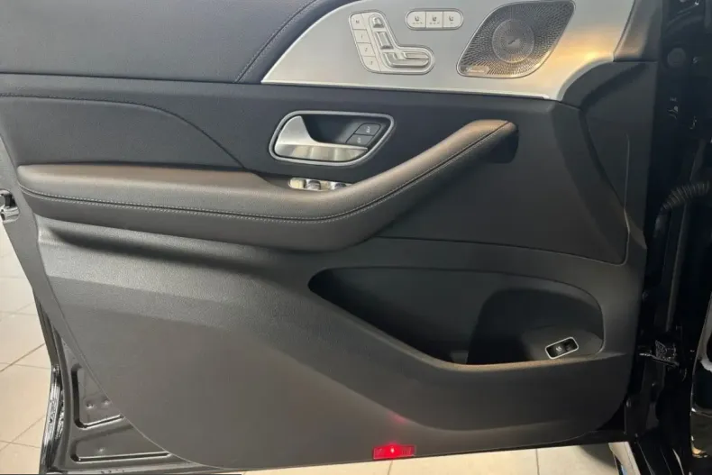 Mercedes-Benz GLE 300 (Clasa GLE) din 2024 cu 14.950 km - oferta MER206927 - foto 5