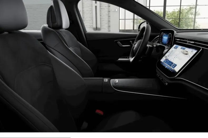 Mercedes-Benz E 220 (Clasa E) din 2025 cu 13.863 km - oferta MER206935 - foto 9