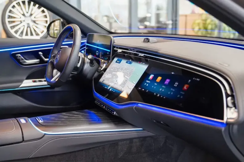 Mercedes-Benz E 450 (Clasa E) din 2025 cu 41.576 km - oferta MER206949 - foto 8