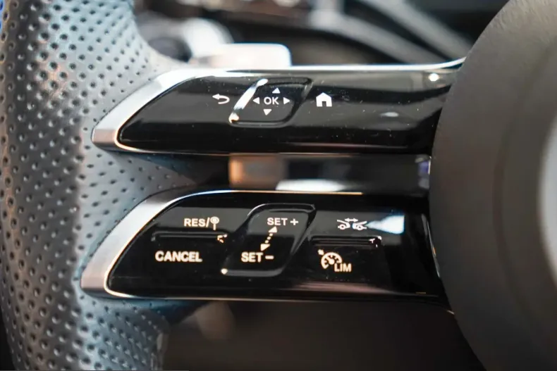 Mercedes-Benz E 450 (Clasa E) din 2025 cu 41.576 km - oferta MER206949 - foto 16