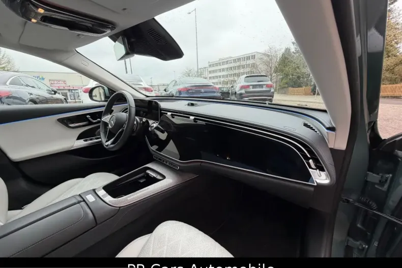 Mercedes-Benz E 220 (Clasa E) din 2023 cu 3.048 km - oferta MER206950 - foto 11