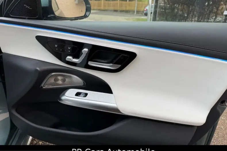 Mercedes-Benz E 220 (Clasa E) din 2023 cu 3.048 km - oferta MER206950 - foto 12