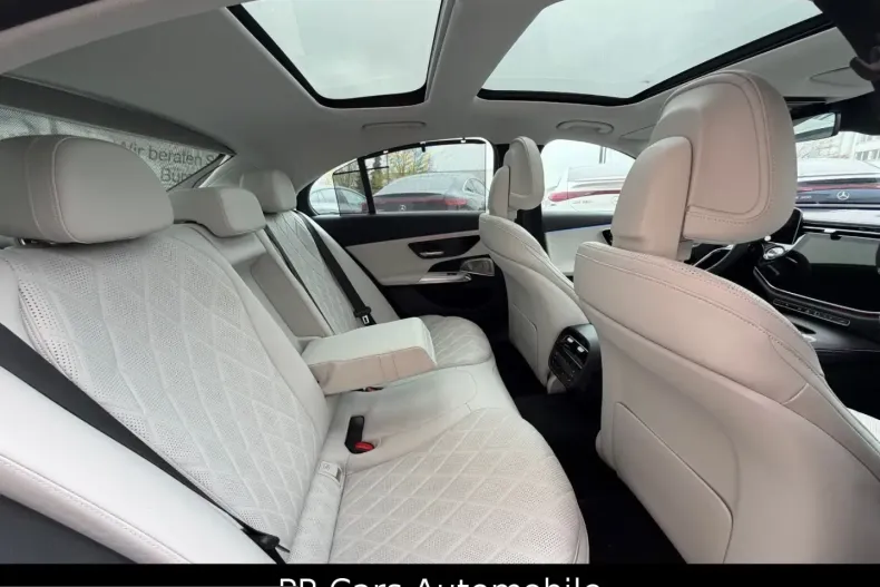 Mercedes-Benz E 220 (Clasa E) din 2023 cu 3.048 km - oferta MER206950 - foto 22