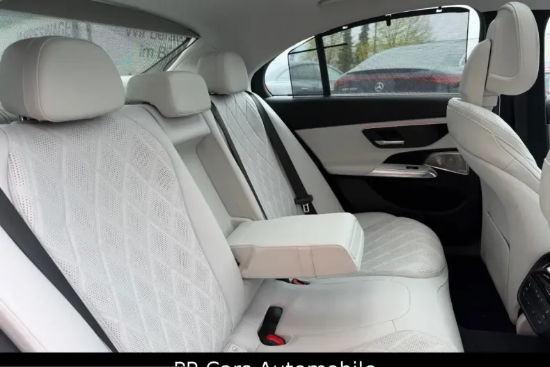 Mercedes-Benz E 220 (Clasa E) din 2023 cu 3.048 km - oferta MER206950 - foto 30