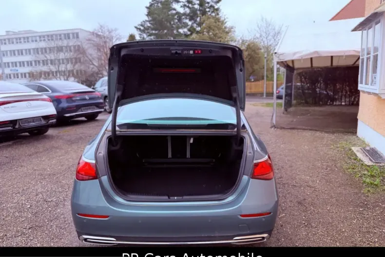 Mercedes-Benz E 220 (Clasa E) din 2023 cu 3.048 km - oferta MER206950 - foto 41