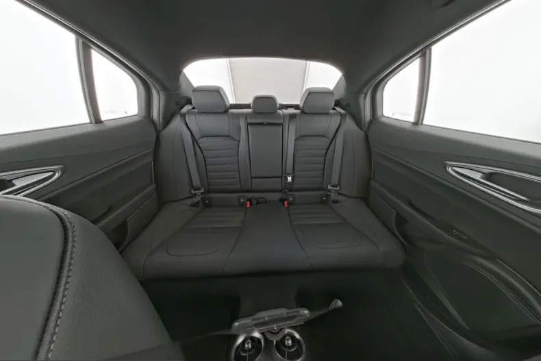 Alfa Romeo Giulia din 2024 cu 20.585 km - oferta ALF206956 - foto 18