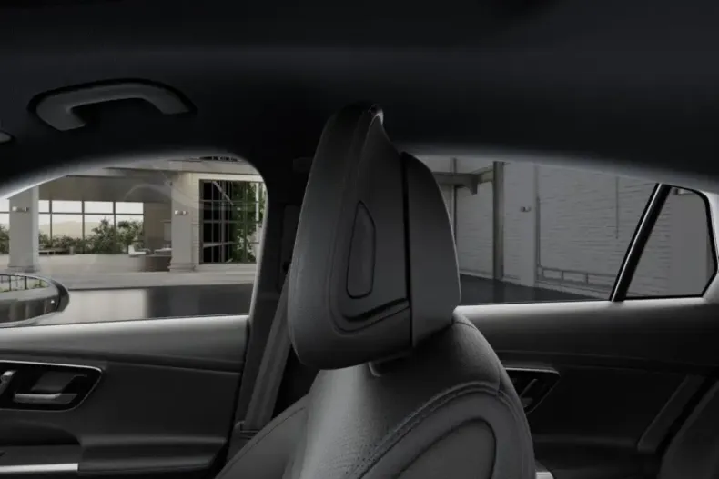 Mercedes-Benz GLC 400 (Clasa GLC) din 2025 cu 4.676 km - oferta MER206960 - foto 14