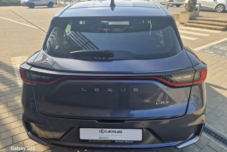 Lexus LBX din 2025 cu 2.414 km - oferta LEX206969 - foto 7
