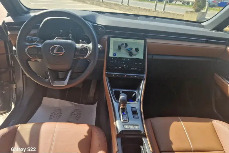 Lexus LBX din 2025 cu 2.414 km - oferta LEX206969 - foto 12