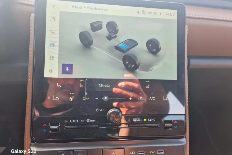 Lexus LBX din 2025 cu 2.414 km - oferta LEX206969 - foto 15