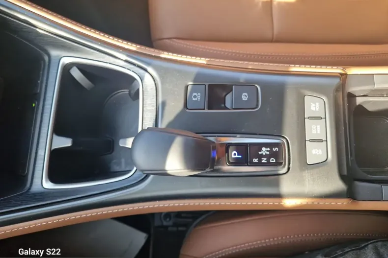 Lexus LBX din 2025 cu 2.414 km - oferta LEX206969 - foto 19