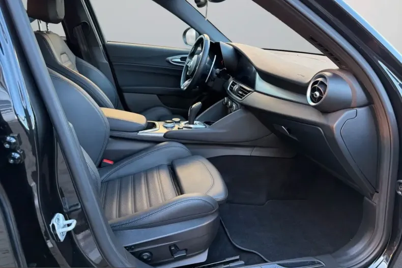 Alfa Romeo Giulia din 2024 cu 29.361 km - oferta ALF206977 - foto 9