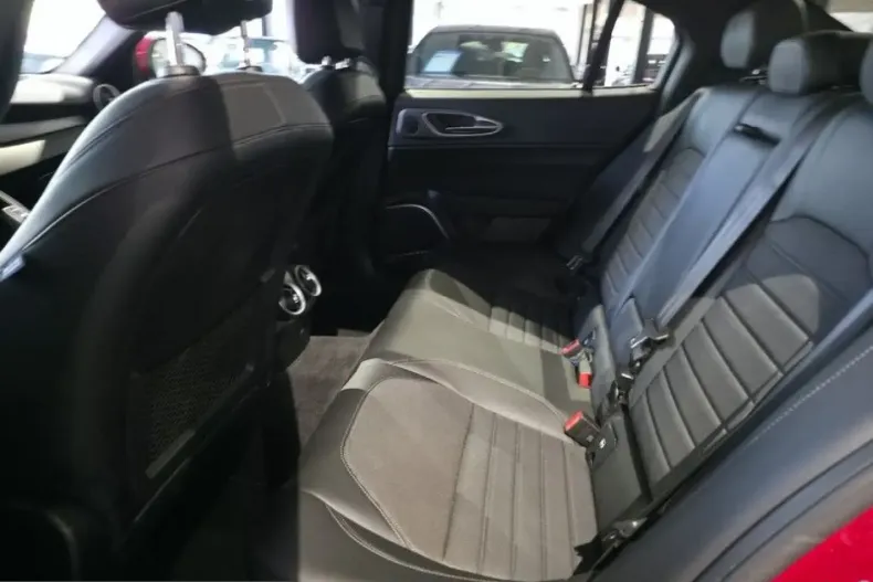 Alfa Romeo Giulia din 2022 cu 26.620 km - oferta ALF206978 - foto 13