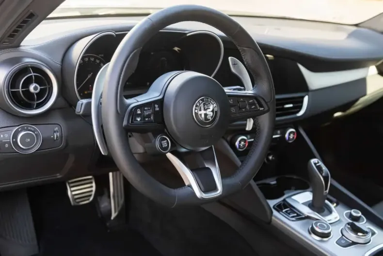 Alfa Romeo Giulia din 2024 cu 6.900 km - oferta ALF206979 - foto 7