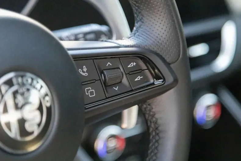 Alfa Romeo Giulia din 2024 cu 6.900 km - oferta ALF206979 - foto 8