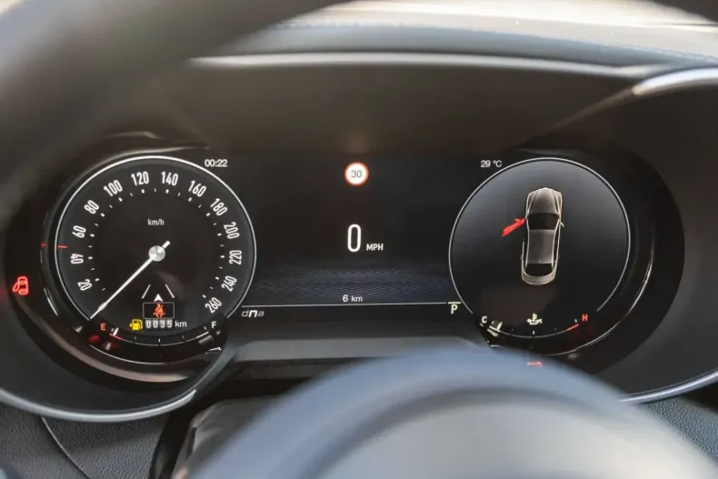 Alfa Romeo Giulia din 2024 cu 6.900 km - oferta ALF206979 - foto 10