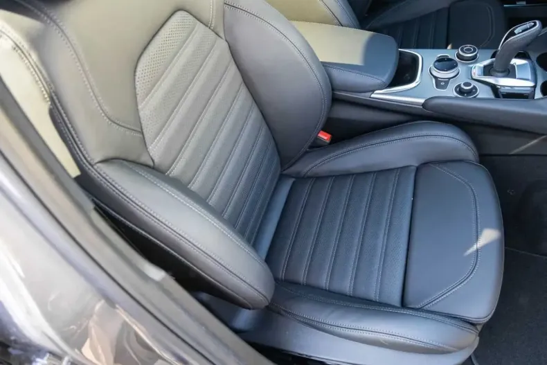 Alfa Romeo Giulia din 2024 cu 6.900 km - oferta ALF206979 - foto 18