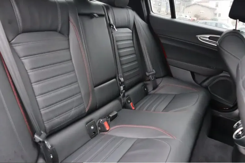 Alfa Romeo Giulia din 2023 cu 7.775 km - oferta ALF206980 - foto 15