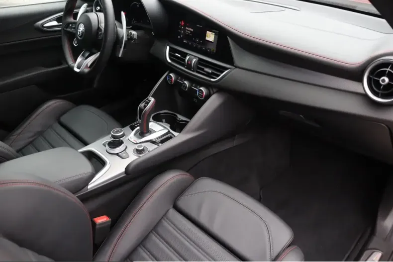 Alfa Romeo Giulia din 2023 cu 7.775 km - oferta ALF206980 - foto 16