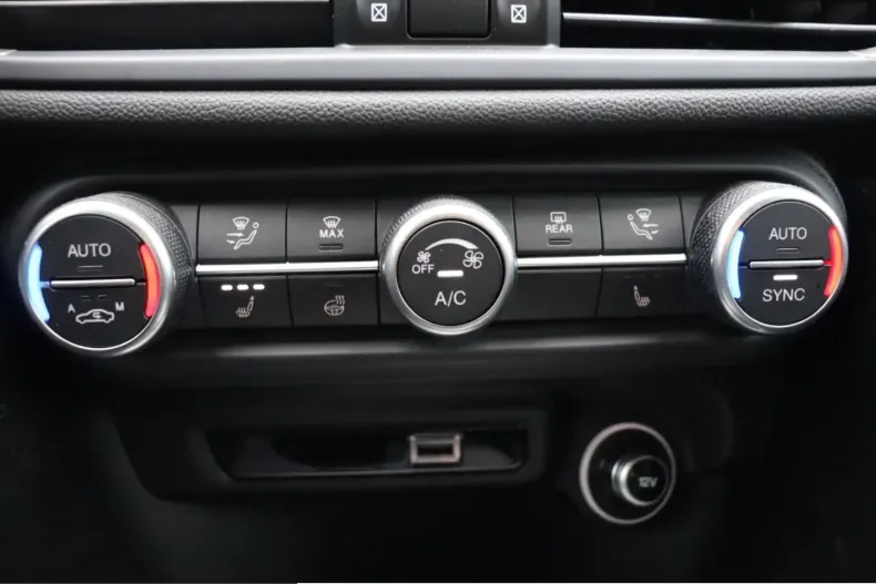 Alfa Romeo Giulia din 2023 cu 7.775 km - oferta ALF206980 - foto 33