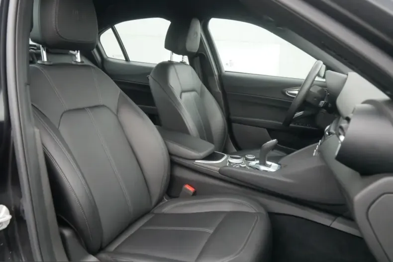 Alfa Romeo Giulia din 2023 cu 17.836 km - oferta ALF206981 - foto 15