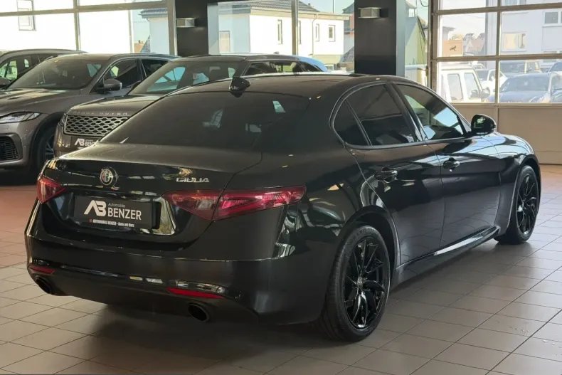 Alfa Romeo Giulia din 2023 cu 56.800 km - oferta ALF206982 - foto 9
