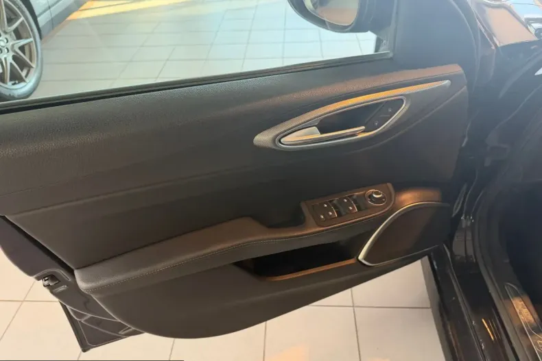 Alfa Romeo Giulia din 2023 cu 56.800 km - oferta ALF206982 - foto 11