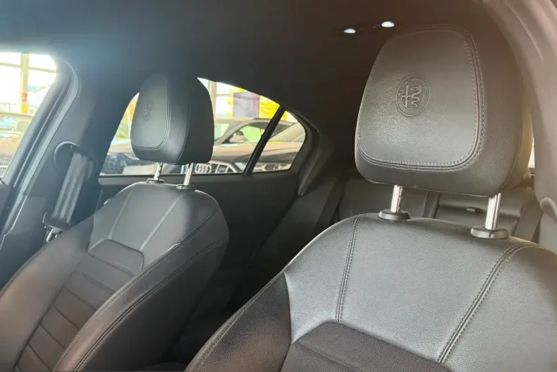 Alfa Romeo Giulia din 2023 cu 56.800 km - oferta ALF206982 - foto 14