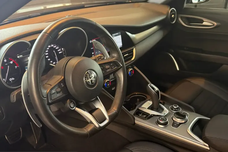 Alfa Romeo Giulia din 2023 cu 56.800 km - oferta ALF206982 - foto 15