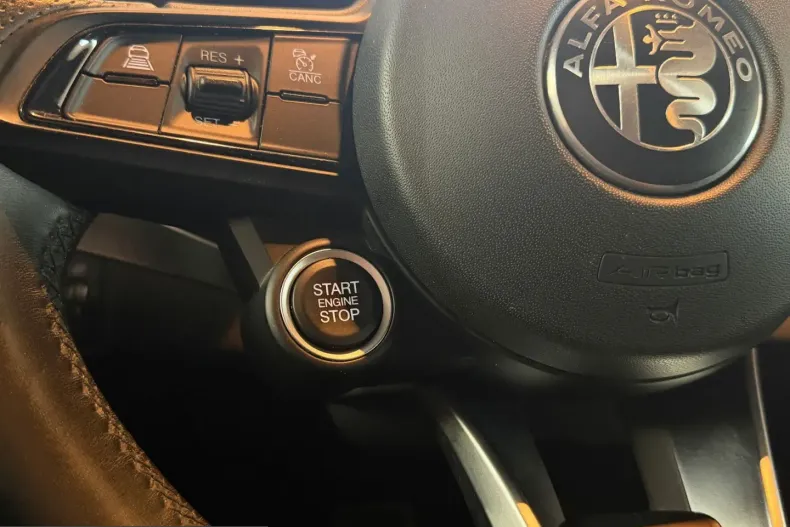 Alfa Romeo Giulia din 2023 cu 56.800 km - oferta ALF206982 - foto 18