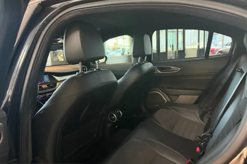 Alfa Romeo Giulia din 2023 cu 56.800 km - oferta ALF206982 - foto 29