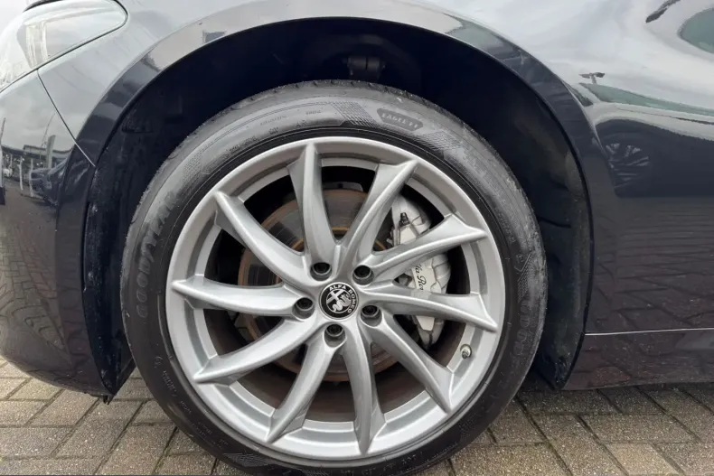 Alfa Romeo Giulia din 2023 cu 19.487 km - oferta ALF206984 - foto 10