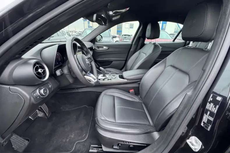 Alfa Romeo Giulia din 2023 cu 19.487 km - oferta ALF206984 - foto 11